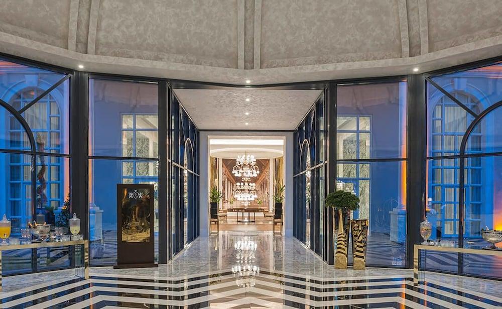 Kaya Palazzo Resort & Casino - Lobby
