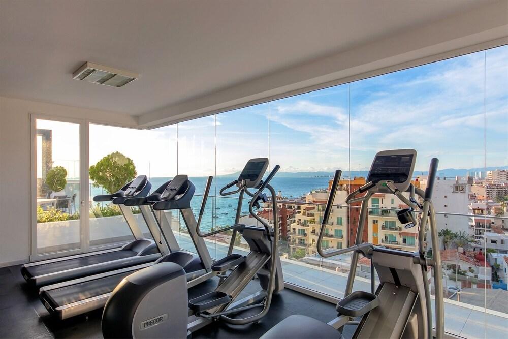 Terrace Two Bedroom Penthouse - Adults Only - Gym