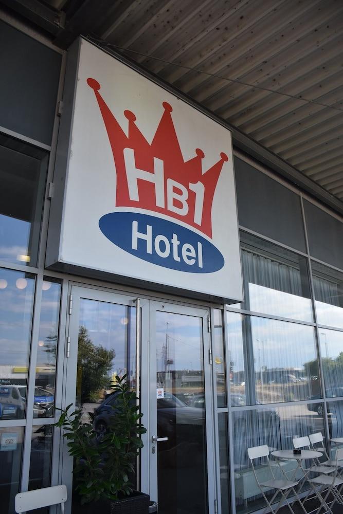 HB1 Budget Hotel - contactless check in - Featured Image
