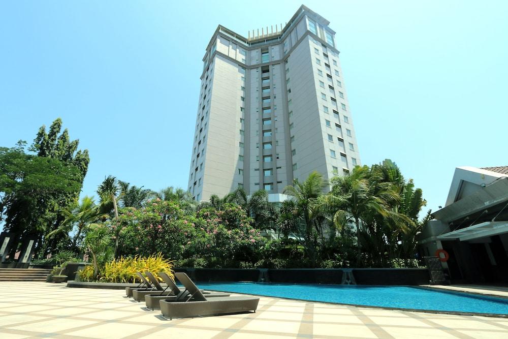 Java Paragon Hotel and Residences - Featured Image