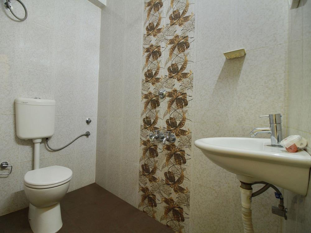 أو واي أو 14163 كومفرتس إن - Bathroom