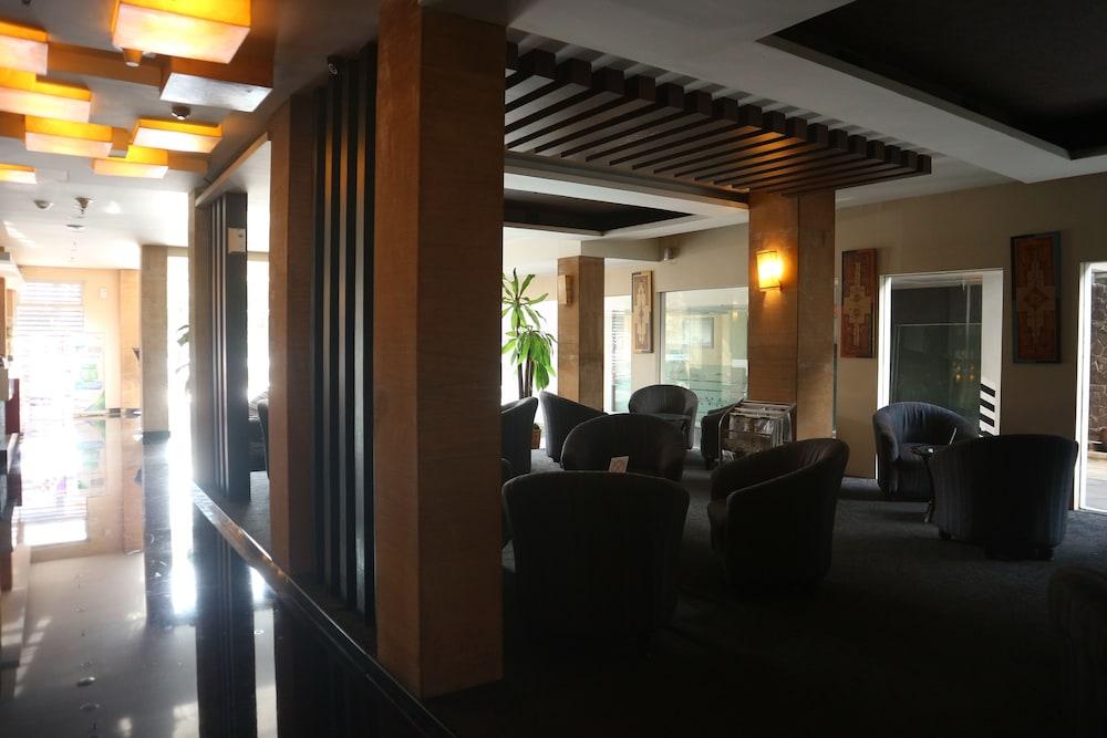 Hotel Grand Anugerah - Lobby Sitting Area