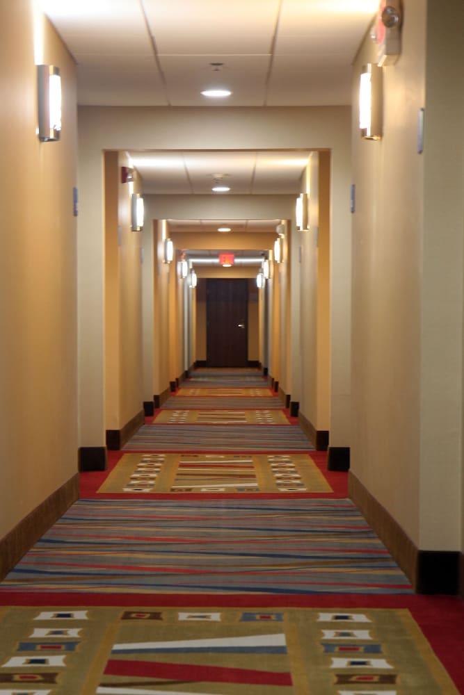 Holiday Inn Express Newington - Hartford, an IHG Hotel - Interior