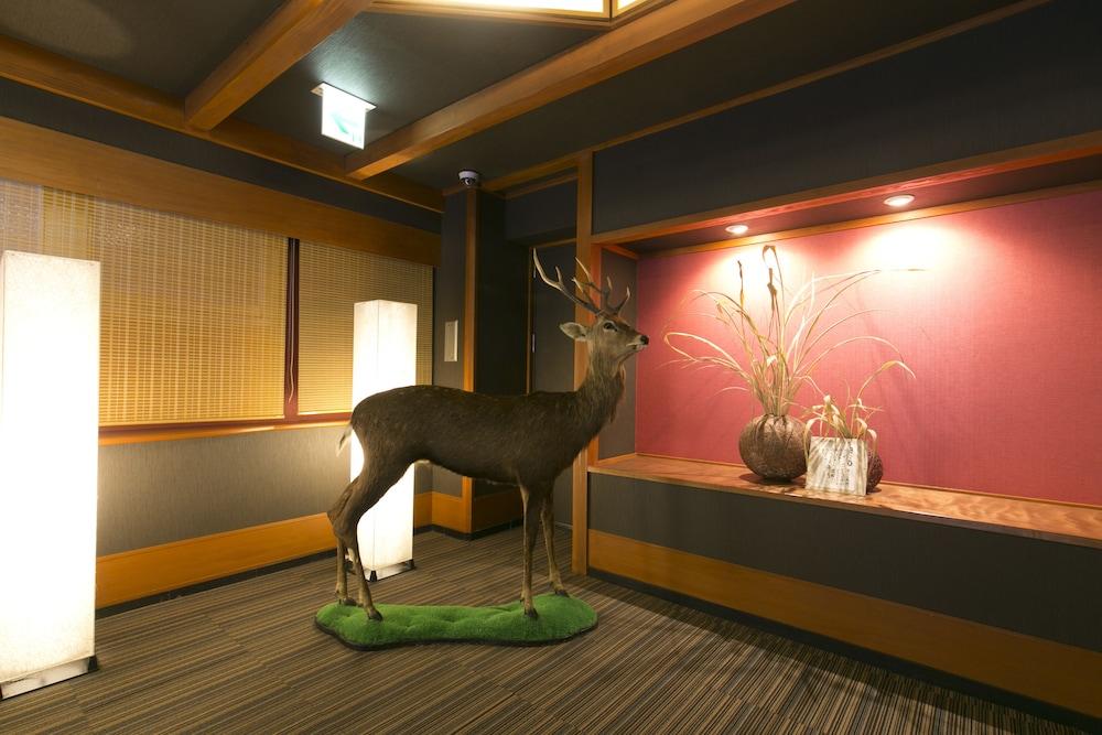 Shikanoyu Hotel - Interior Entrance