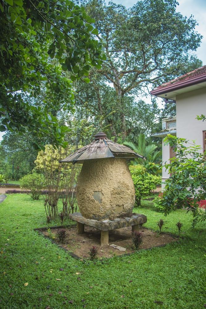 Randiya Epiliyagoda Resort - Featured Image