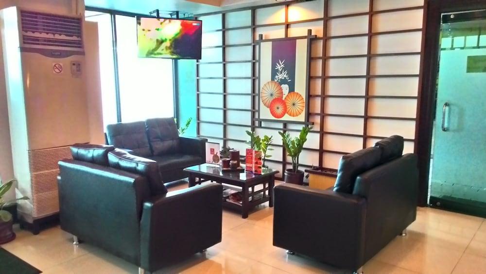 Hotel Sogo Aurora Blvd - Cubao - Lobby Sitting Area