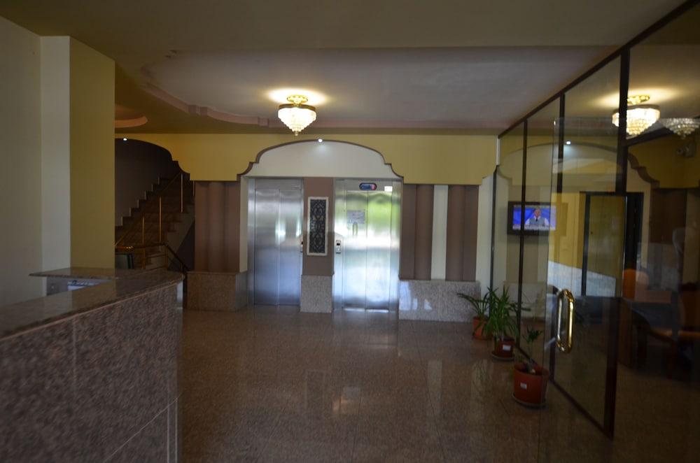 Divan Residence Apartments - Interior Entrance