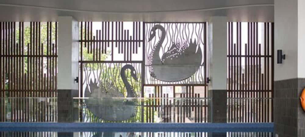 BW Luxury Jambi - Indoor Pool
