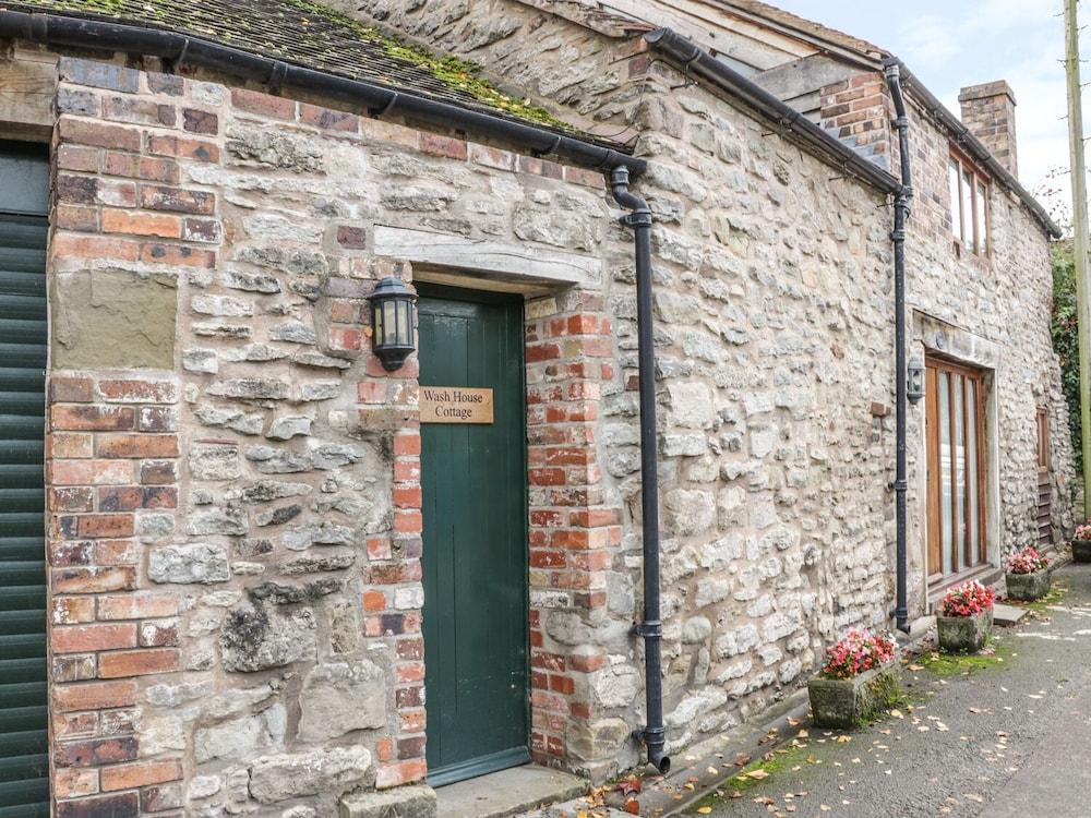 Wash House Cottage - Featured Image