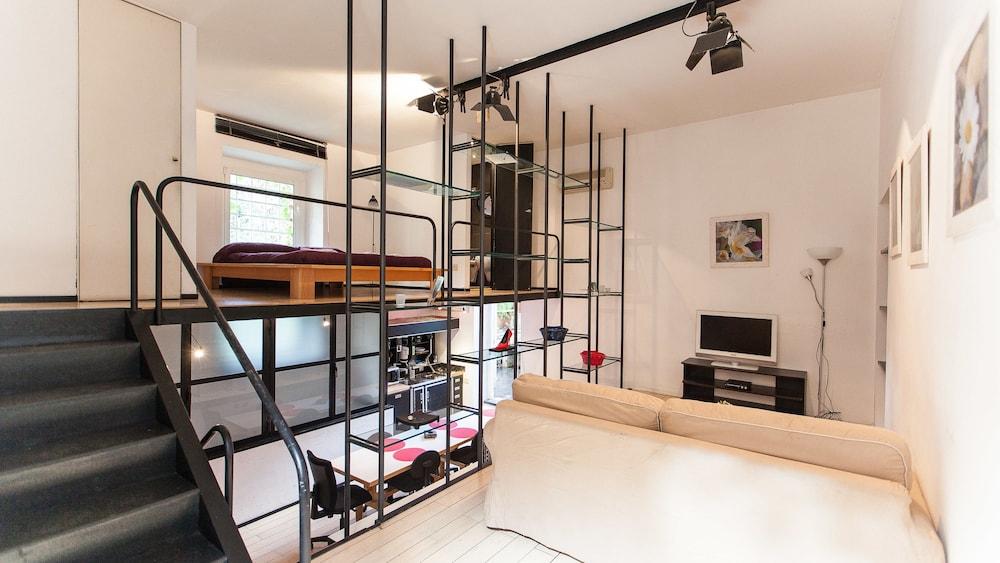 Rental In Rome Riari Loft - Living Area
