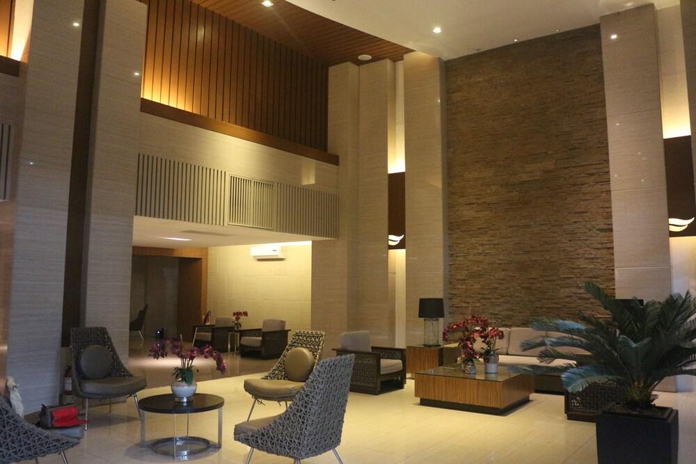 Dr. Calayan's Cozy Wind Residences Tagaytay Taal View - Lobby Lounge