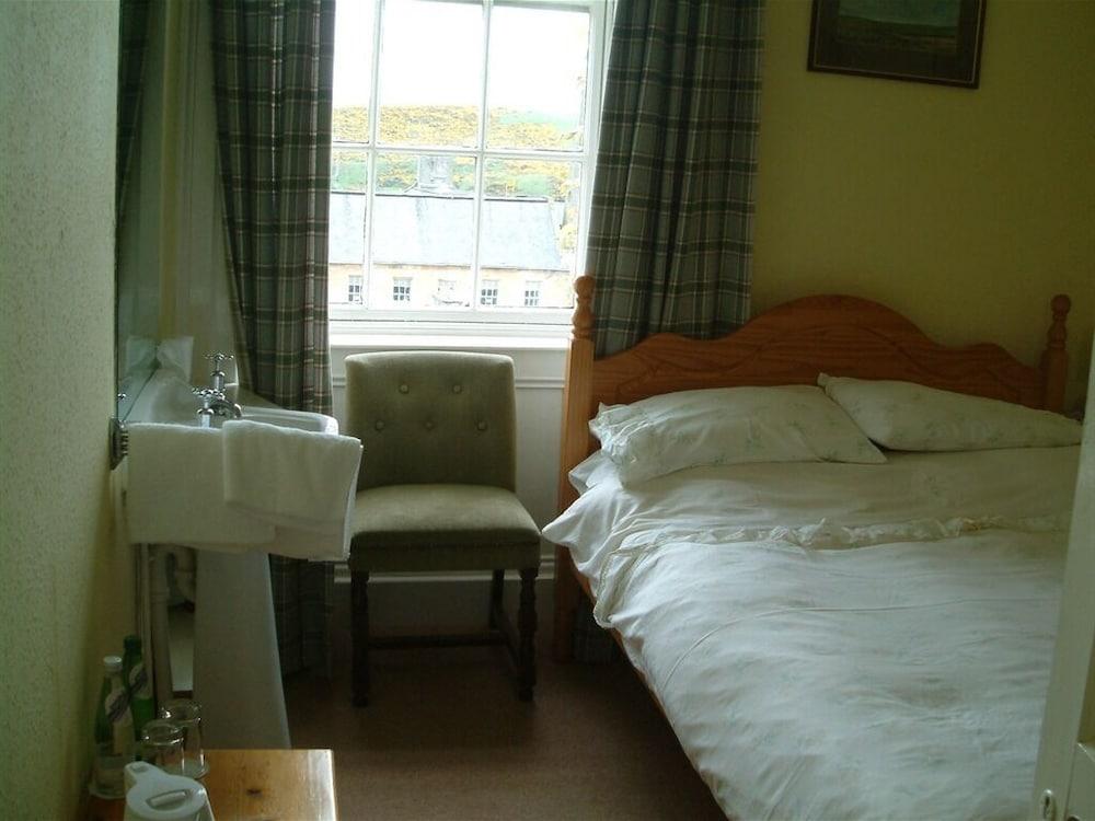 The County Hotel - Room