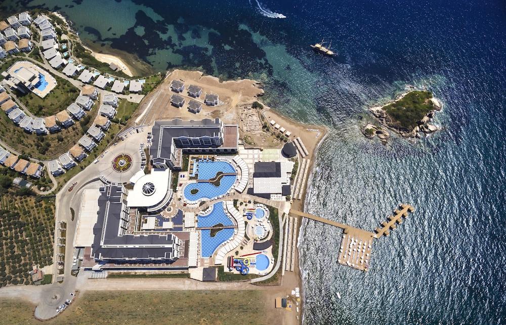 Sunis Efes Royal Palace Resort & Spa - Aerial View