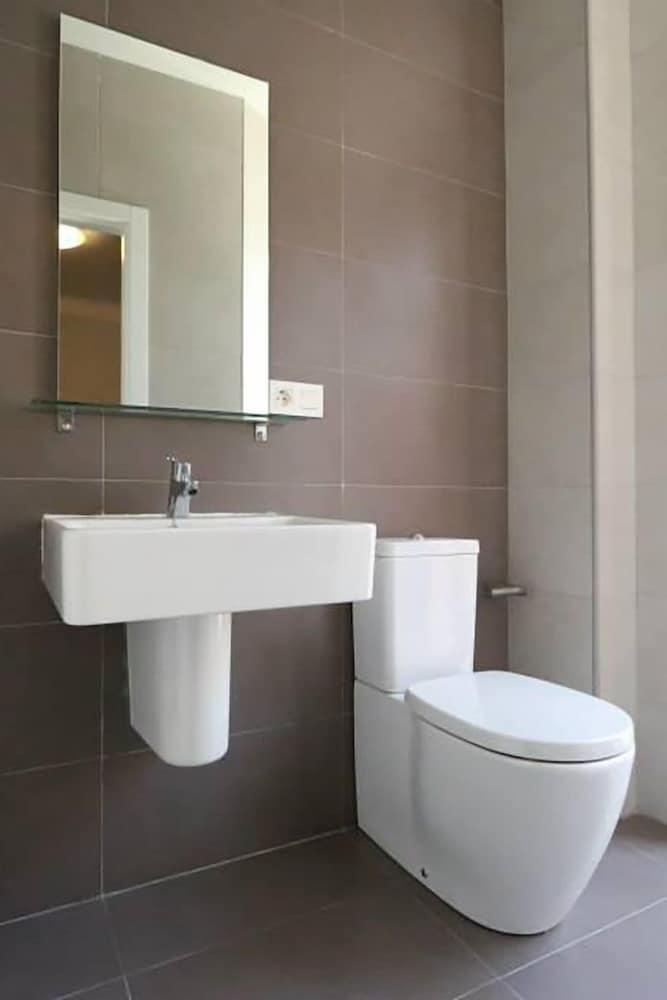 Apartamentos Prado Sastre - Bathroom