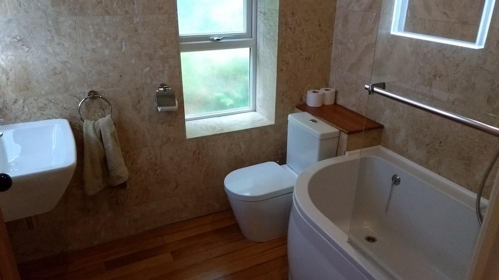 Graig Cottage - Bathroom