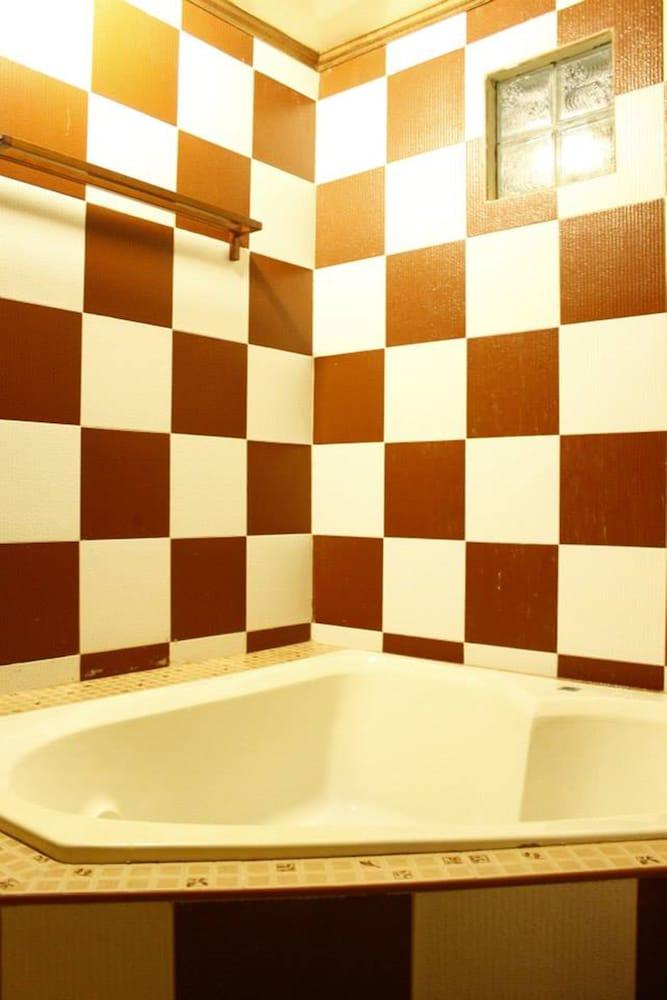 Panglao Claire's Cabin - Deep Soaking Bathtub