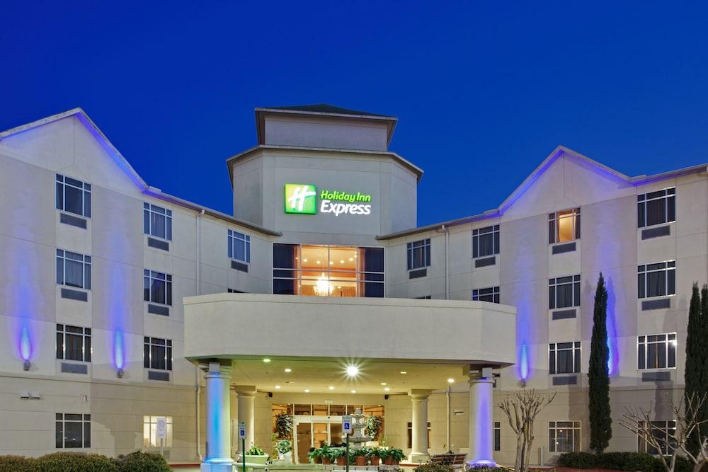 Holiday Inn Express Hotel & Suites Houston-Downtown Conv Ctr, an IHG Hotel - Exterior