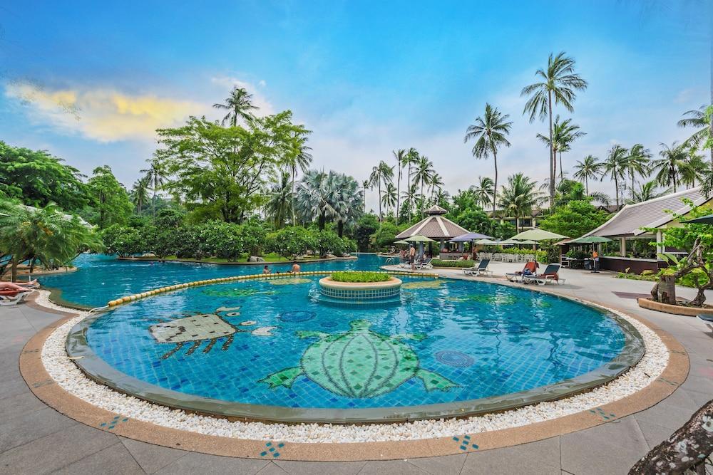 Duangjitt Resort, Phuket - Outdoor Pool