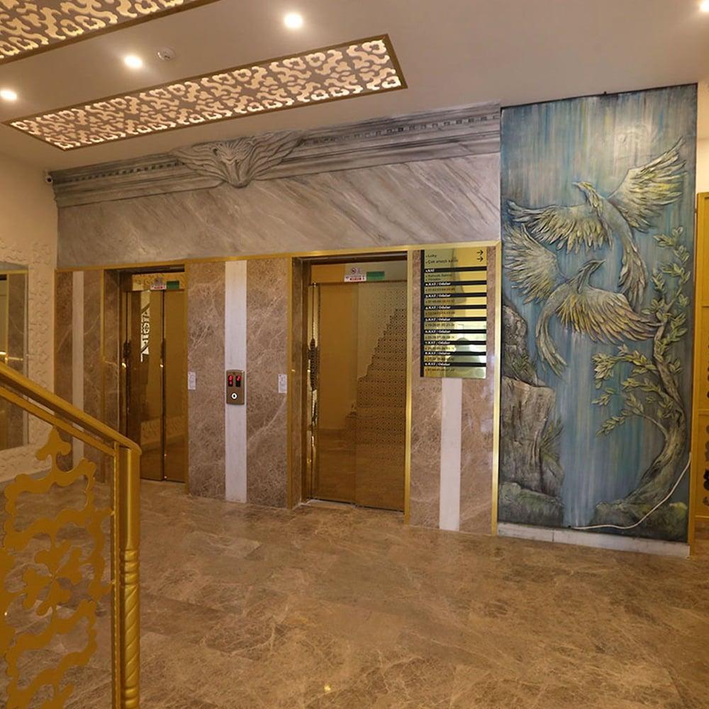 Merada Suit Otel - Interior Entrance