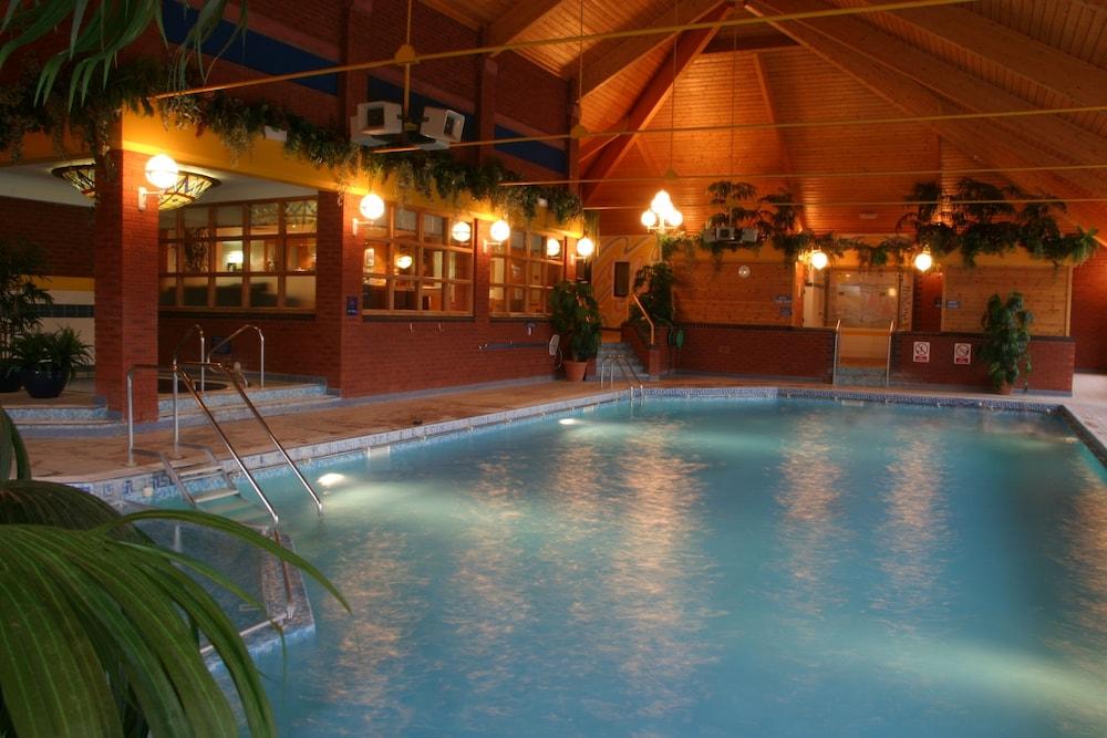 Best Western Frodsham Forest Hills Hotel - Pool