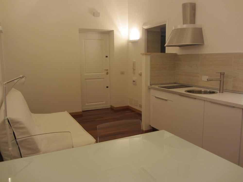 Stay in Rome - Private Kitchenette