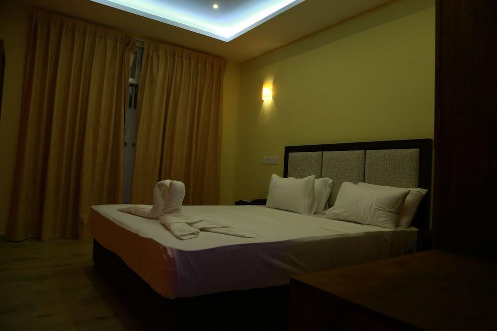 Ceylon Sea Hotel - Room