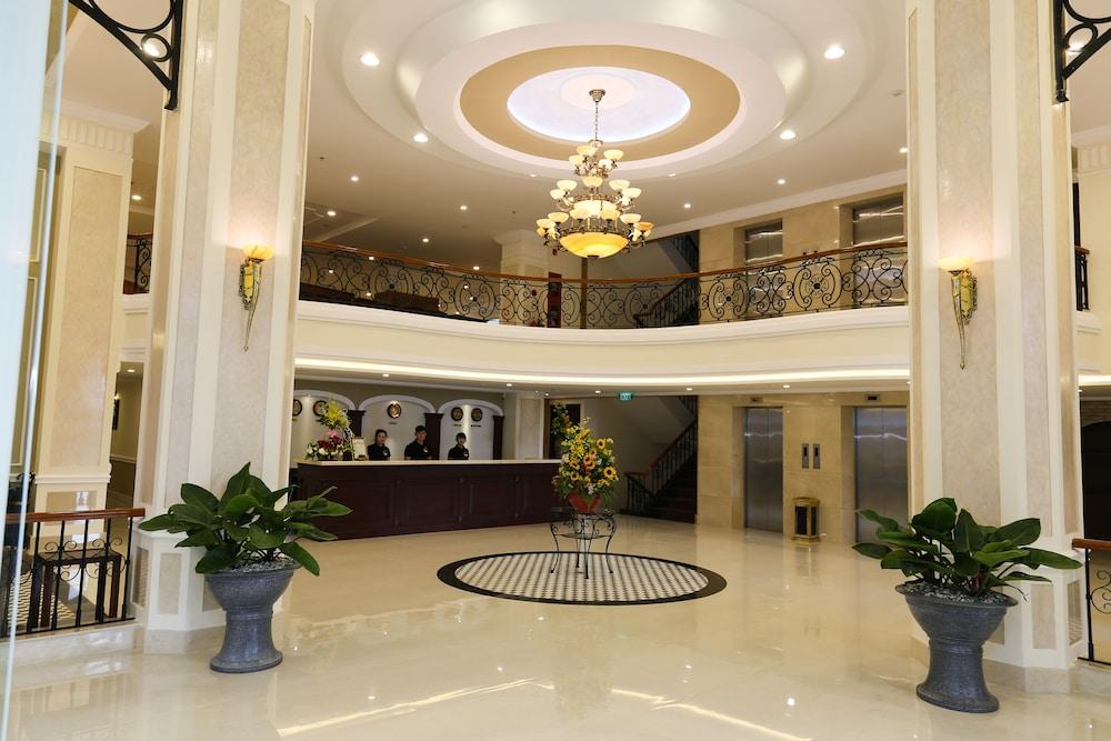Iris Dalat Hotel - Lobby