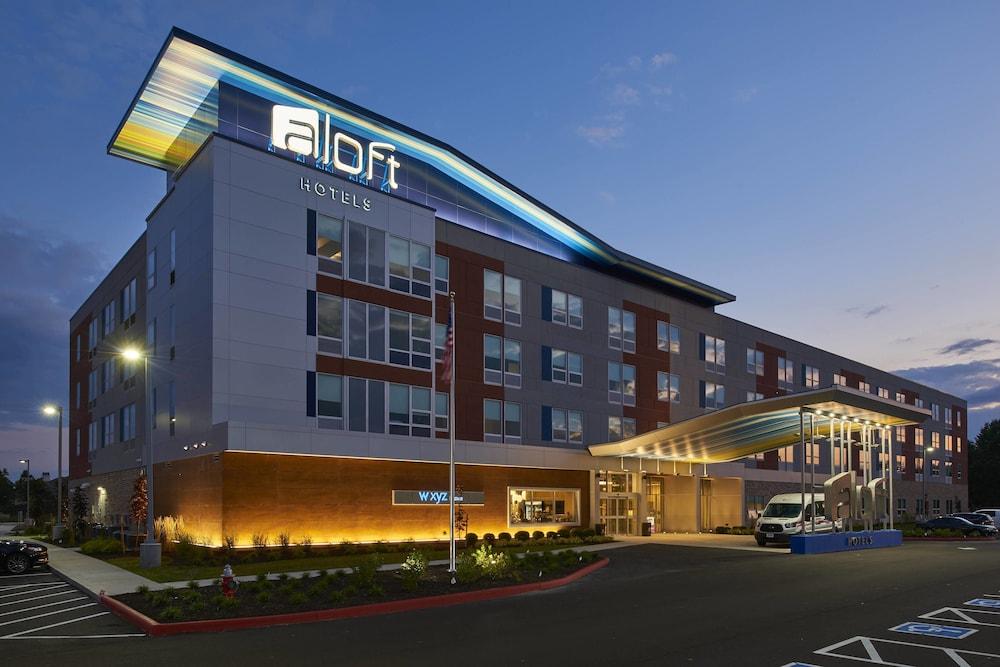 Aloft Cleveland Airport - Featured Image