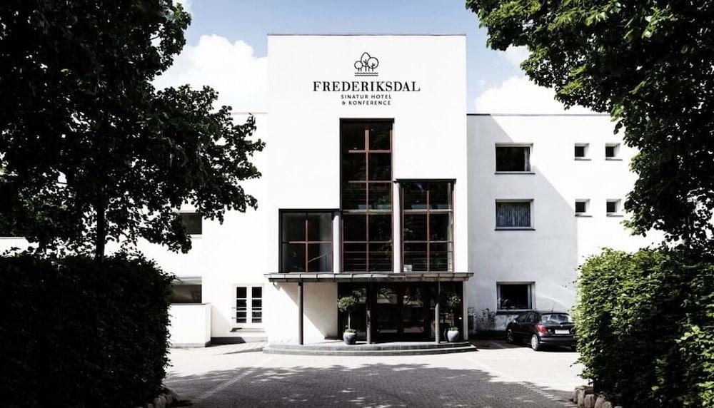 Frederiksdal Sinatur Hotel & Konference - Featured Image