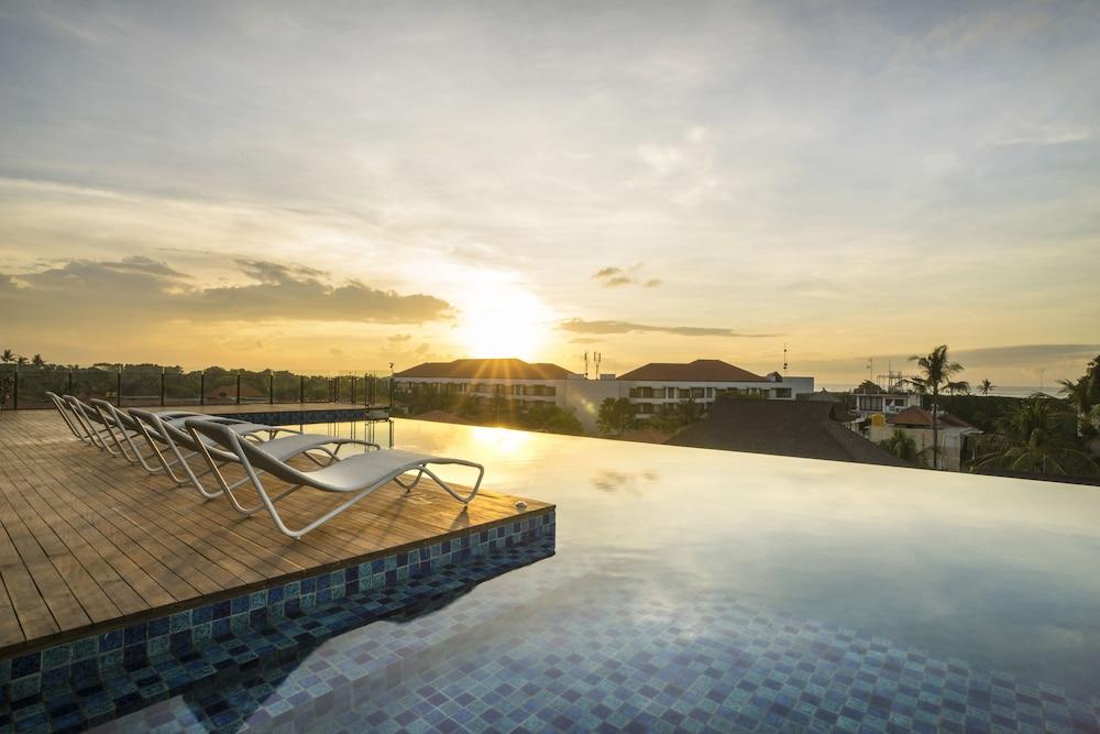 ARTOTEL Sanur Bali - Rooftop Pool