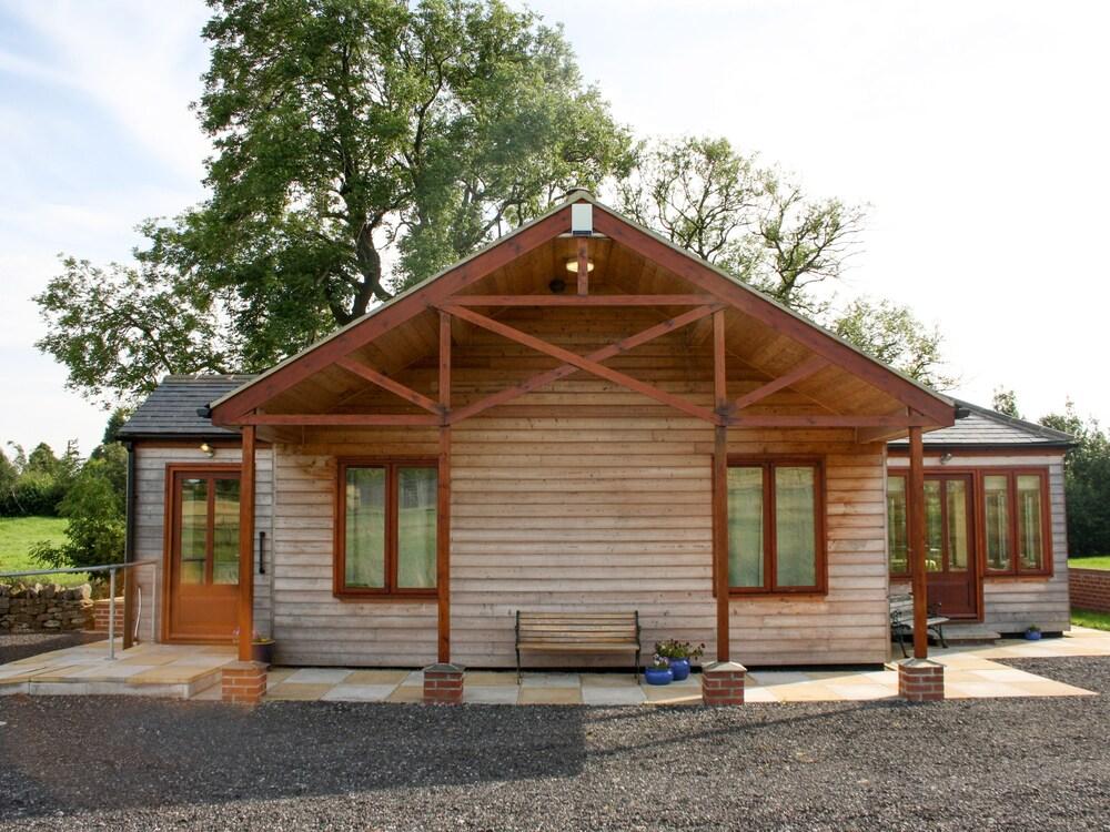 Little Owl Lodge - Featured Image