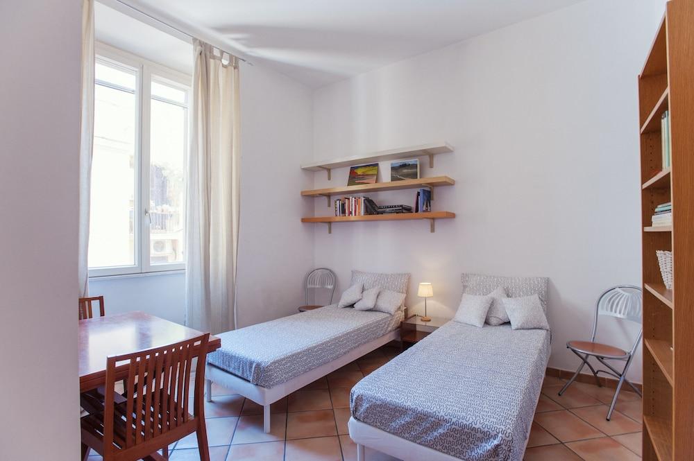Romalibera - WR Apartments - Room