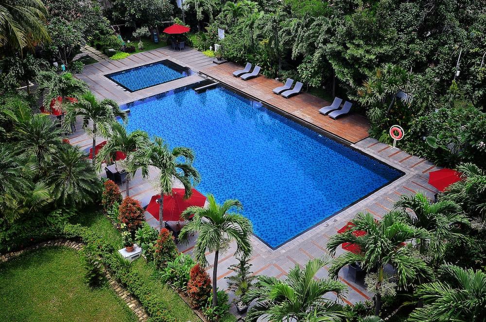 Hotel Santika Cirebon - Outdoor Pool