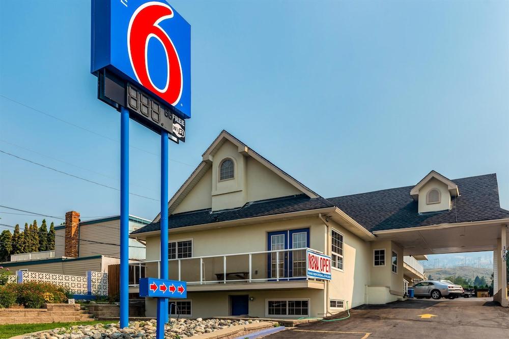 Motel 6 Kamloops, BC - Featured Image