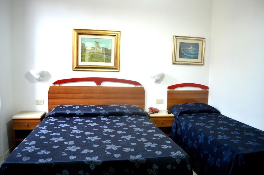 Hotel Malaga - Featured Image