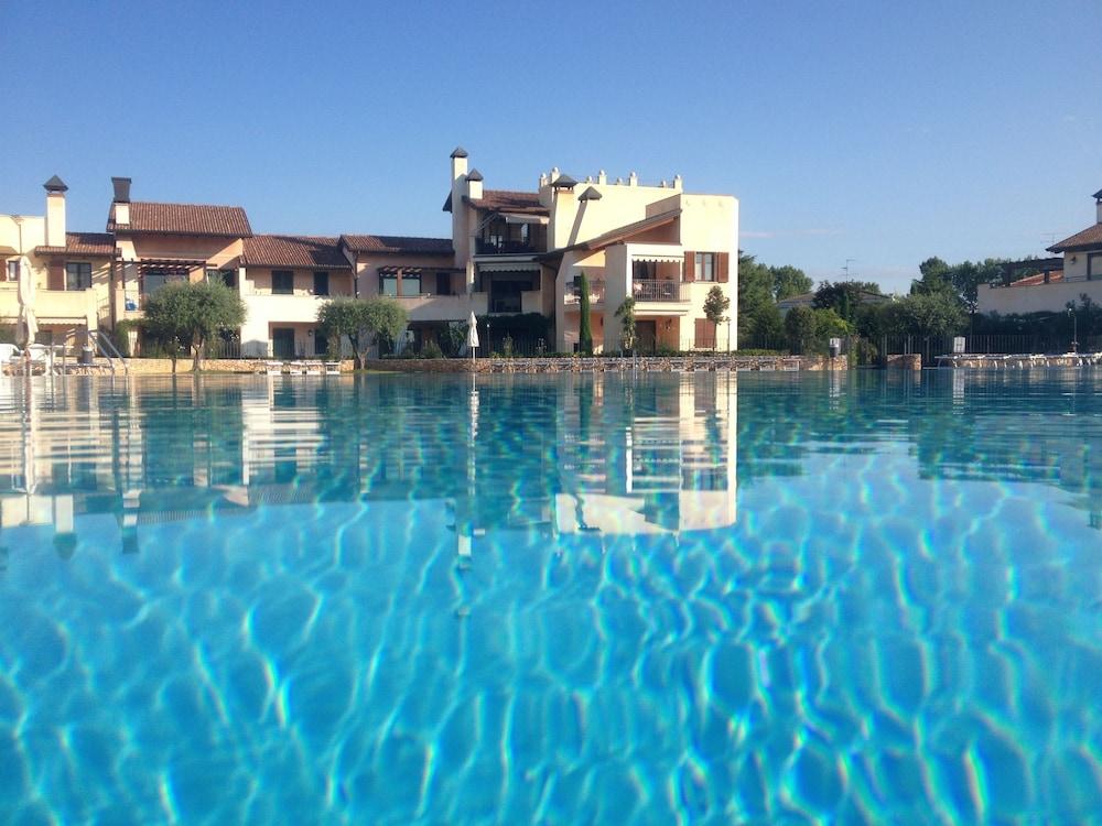 Lugana Village Resort & Sporting Club - Infinity Pool