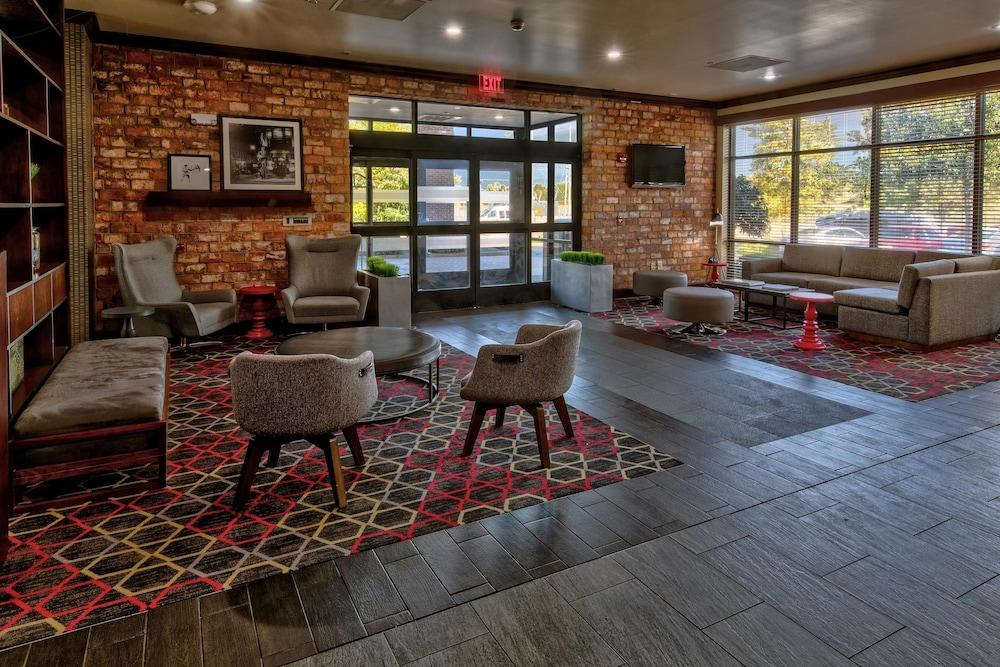 Four Points by Sheraton Memphis Southwind - Lobby Lounge