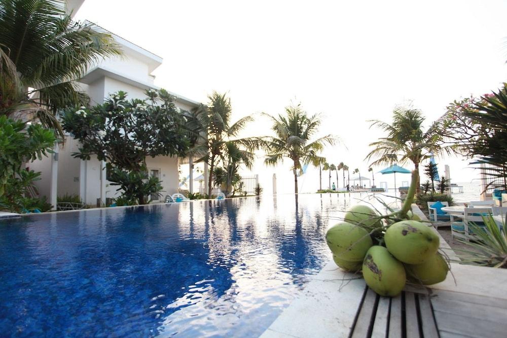 Ocean View Residence - Hotel Jepara - Outdoor Pool