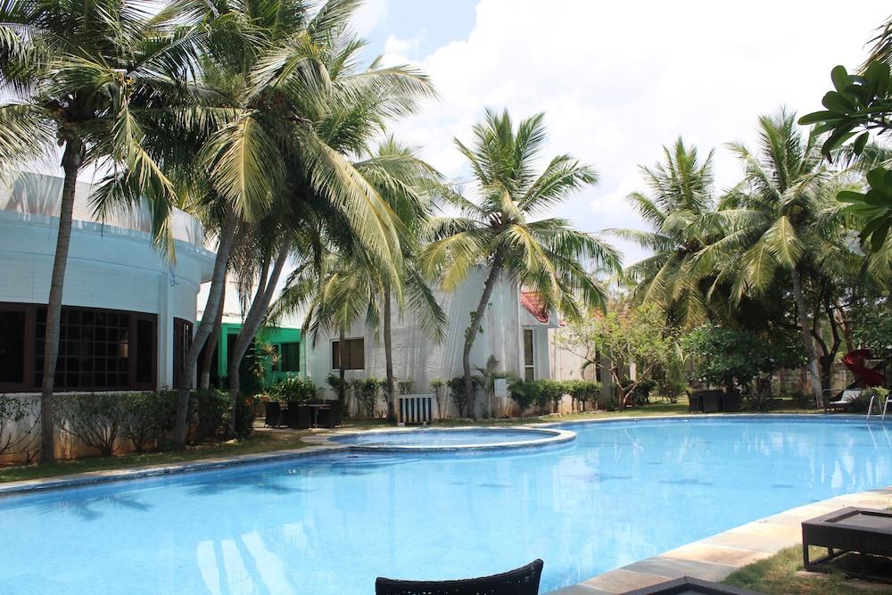 Vedic Village Sriperumbudur (formerly known as Citrus Hotel) - Pool