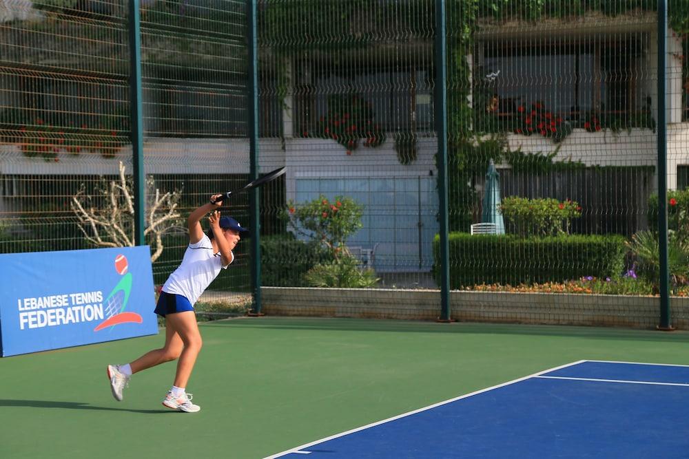 منتجع سيمار صفرامارين بيتش - Tennis Court