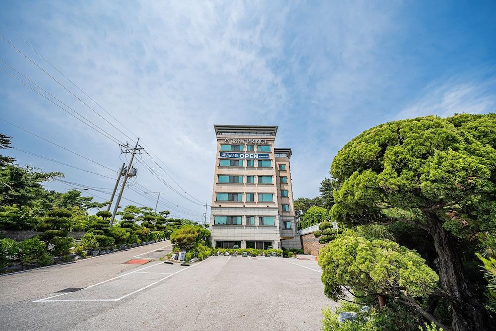 Incheon Prince Tourist Hotel - Featured Image