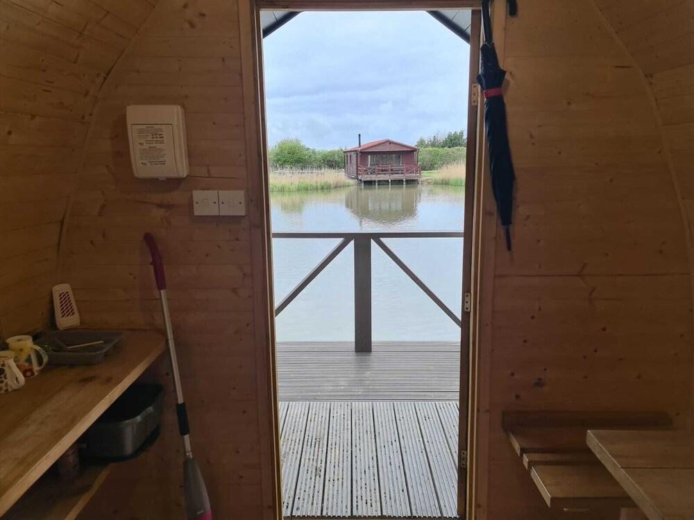 Lakeside Fishing Pods - Room