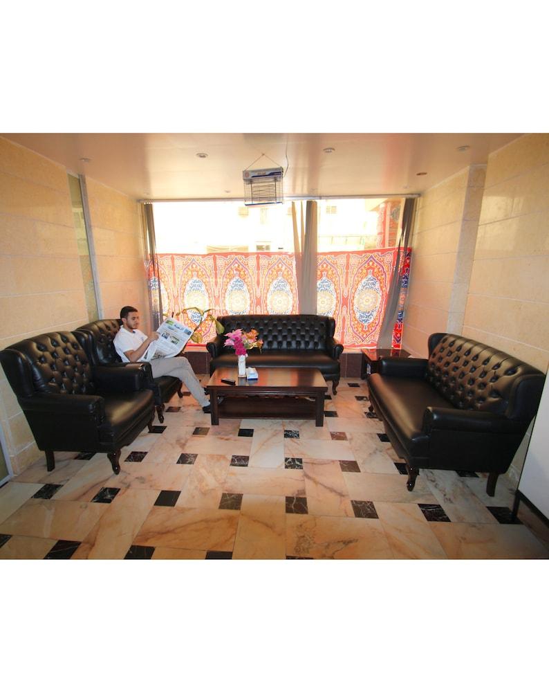 Odrest Hotel Apartments - Hira - Lobby Sitting Area