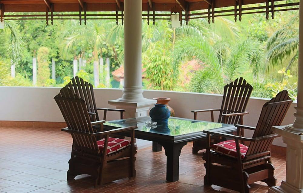 Relax Resort Villa - Lobby Lounge