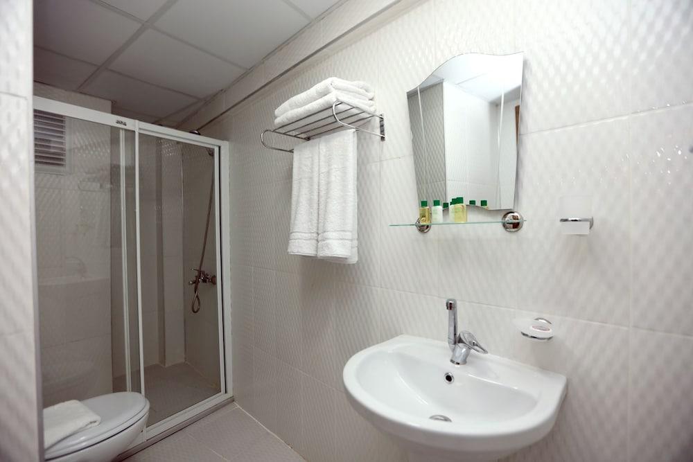 Gun Residence otel - Bathroom