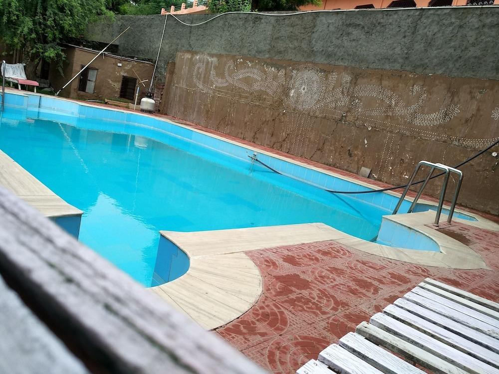 هوتل راديكا بالاس بوشكار - Outdoor Pool