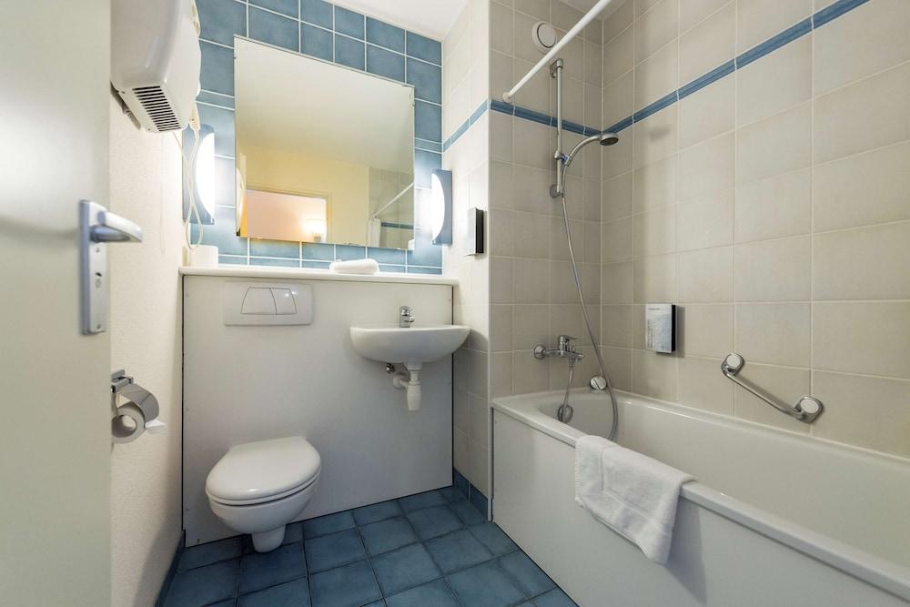 Campanile Hotel Vlaardingen - Bathroom