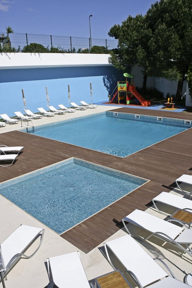 Novotel Lisboa - Outdoor Pool