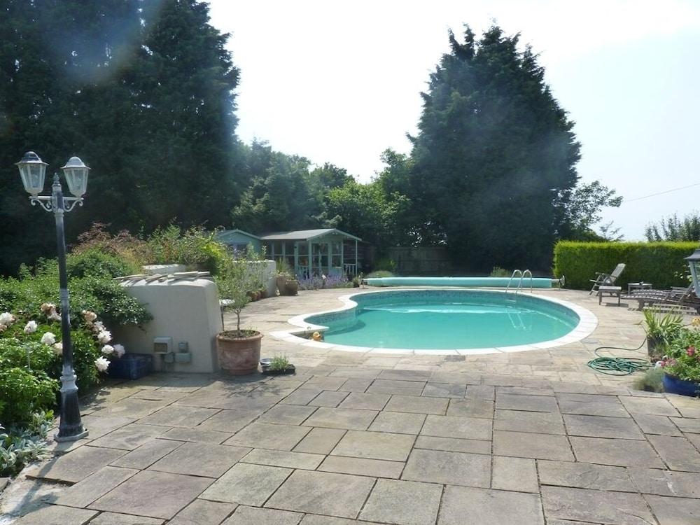 Cottage at Friston Down - Outdoor Pool