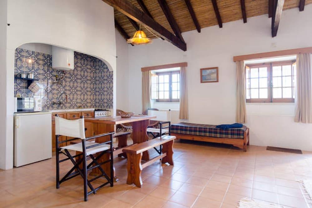 Quinta do Lagar by Portugalferias - In-Room Dining